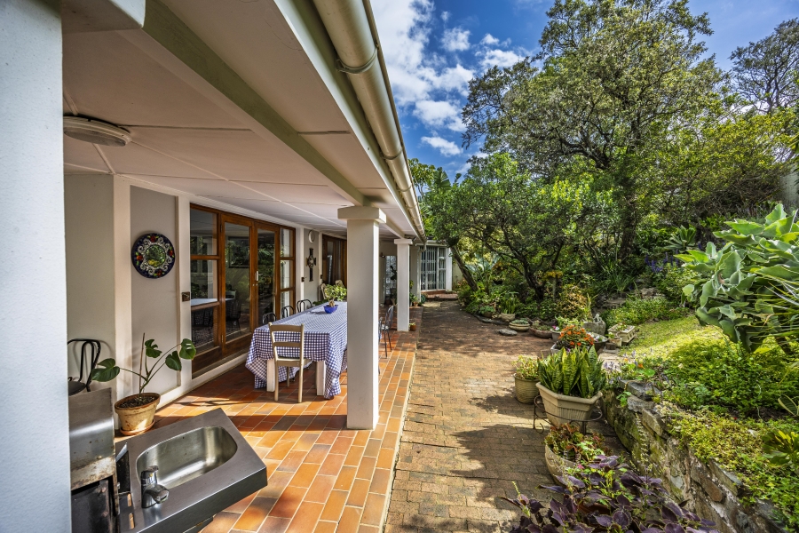 4 Bedroom Property for Sale in Bonza Bay Eastern Cape